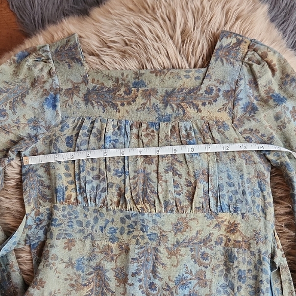 Aritzia Talula Babaton Blue and Green Floral Blouse with bell sleeves and tie - Picture 7 of 12